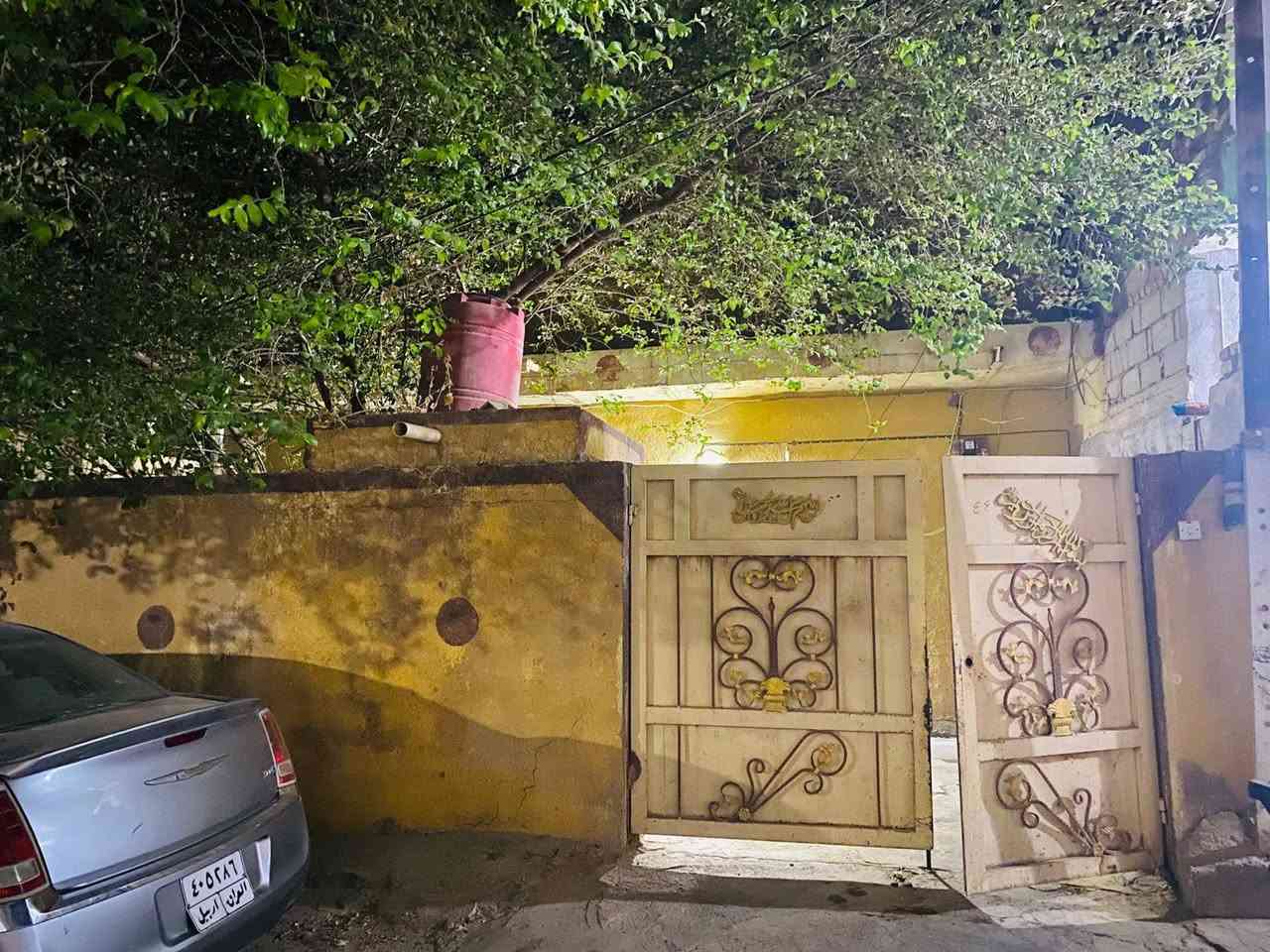 دار للبيع بناء قديم 
العنوان :كريطعه فرع الجامع 
المساحه:167متر
طابو زراعي سند 25
بيع مباشر 
السعر 70 وقابل للتفاوض 
للاستفسار :***********
                ***********
