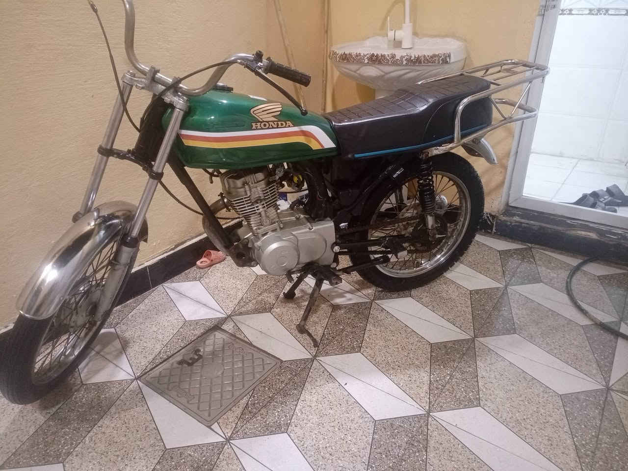 كلك ادوات دراجه جيس مكينه تاكل الكاع نضيفه كلش 450 بيهه مجال قليل كلش ***********
