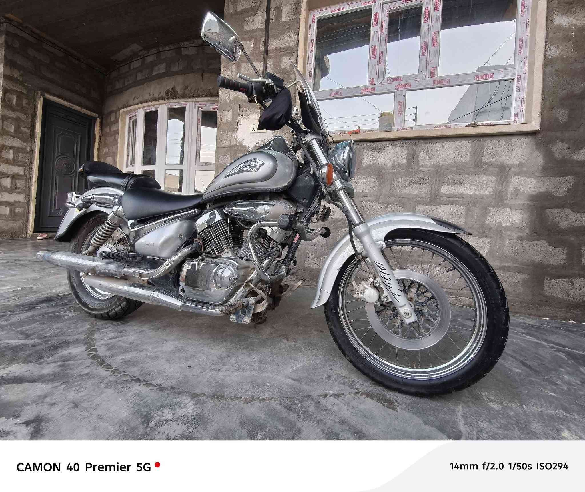 السلام عليكم. للبيع السعر 12 ورقه
دراجه هارلي  انترودر. موديل 2004
حجم المحرك. 250cc.بستمين V ڤي.5گير
گير محرك شرط نظيف كهرباىيات كلها شغاله.
للاستفسار اتصل. ***********.واتساب
العنوان صلاح الدين قضاء الشرقاط.وشكرآ.؟
ملاحظه. اراوس فقط اذا اكو. ستوته.
