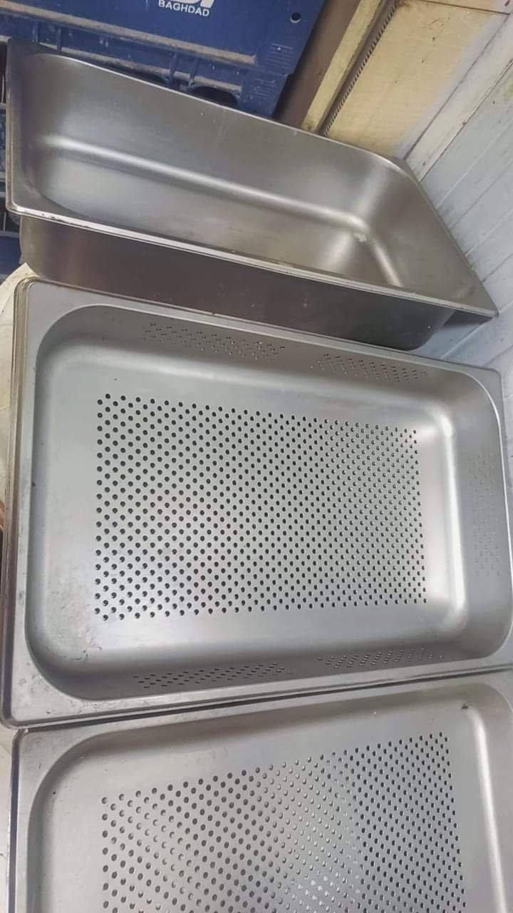 غراض مطعم كاملة للبيع
ميز كص عدد (2)
ميز تحضير كص
سجاجين كص عدد ٤
طباخ ٤ عيون منضدي
ثلاجه عارضه مشروبات
مجمده صغيره
طباخ عينين فلافل
ميز انارة كص عالفحم بس ملغي باقي فقط ميز والانارة
ميز عدد ٤ رجلين حديد
كراسي رجل حديد عدد ٨
ميز طعام جوزي عدد ٦
كراسي عدد ١٤ جوزي
اطباق ستيل حجم وسط عدد ٨
مصافي مستطيل فلافل عدد٢
اطباق ستيل وسط عدد ٨
ثرامة بطاطا مع ميز 
قلاية فنكر عدد ١
تحضير بركر عدد ١
كاسبة صاج عدد ١
مجمده حجم صغير
فاترينه ام ديلاب
ميز كاشير
كرسي كاشير 
كاسات كزاز عمبة ومقبلات عدد حجم كبير ٨ حجم وسط ٣
سنك كبير مع ميز المنيوم 
كتر تغليف نايلون 
ارضيات كارتان خضراء طول ٣ متر
قاطع اخضر طول ٢ متر
كاونتر المنيوم مع ملحق 
***********
