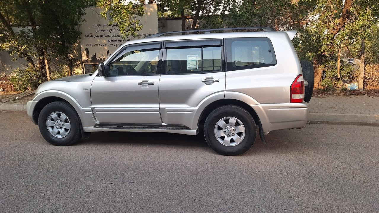 باجيرو 2005، خالية من الحوادث والصبغ، قطعت مسافة 210 آلاف كيلومتر.
(السعر 99  $) قابل للتفاوض بحدود بسيط : ***********.
المحرك سعة 3000 سي سي بحالة ممتازة.
ناقل الحركة ممتاز، ونظام الدفع الرباعي يعمل بكفاءة.
نظام التكييف ثلاثي المناطق، وكفاءة تبريد هذا الموديل معروفة.
الأنظمة الكهربائية تعمل بشكل ممتاز.
الفرش الداخلي من الجلد.
التطعيمات الداخلية من الخشب.
المرايا الجانبية كهربائية.
تتسع لسبعة ركاب.
عملية نقل الملكية تتم مباشرة باسم المشتري. الموقع: بغداد الجديدة.
نظام التعليق بحالة ممتازة.
سيتم تزويد المشتري بقطع غيار أصلية للصدر الأمامي والخلفي.
بالإضافة إلى مشط مقود كهدية للمشتري. بالتوفيق لمن يقتنيها.
