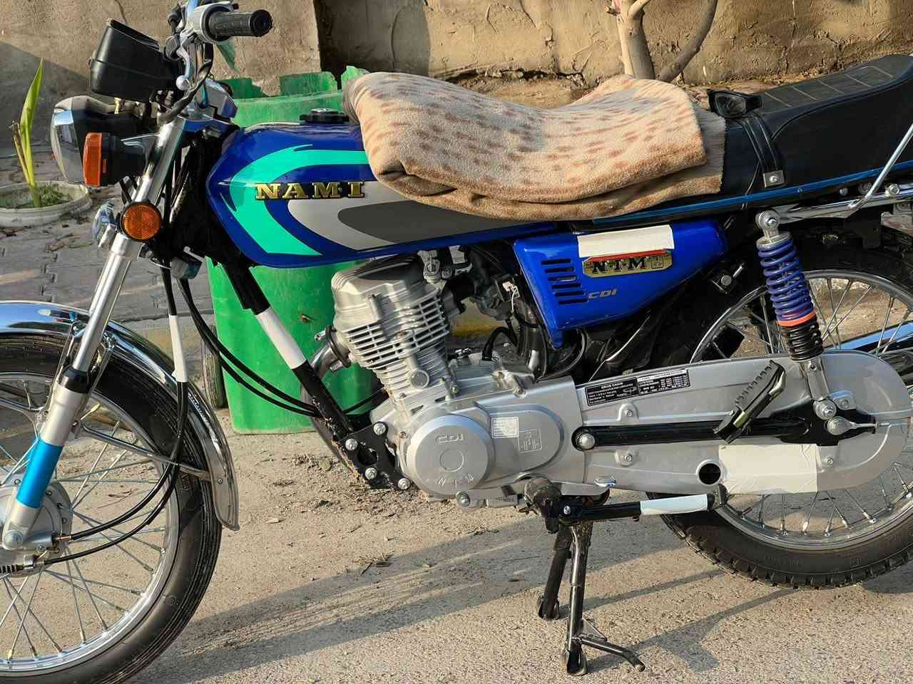 سلام عليكم شباب دراجه للبيع موديل 2027اوراق سكنر 5شبه اصلي ٣ أحرف مكفوله دراجه خير من الله ماناقصه شي مكان ناحية شحيميه استفسار ***********
