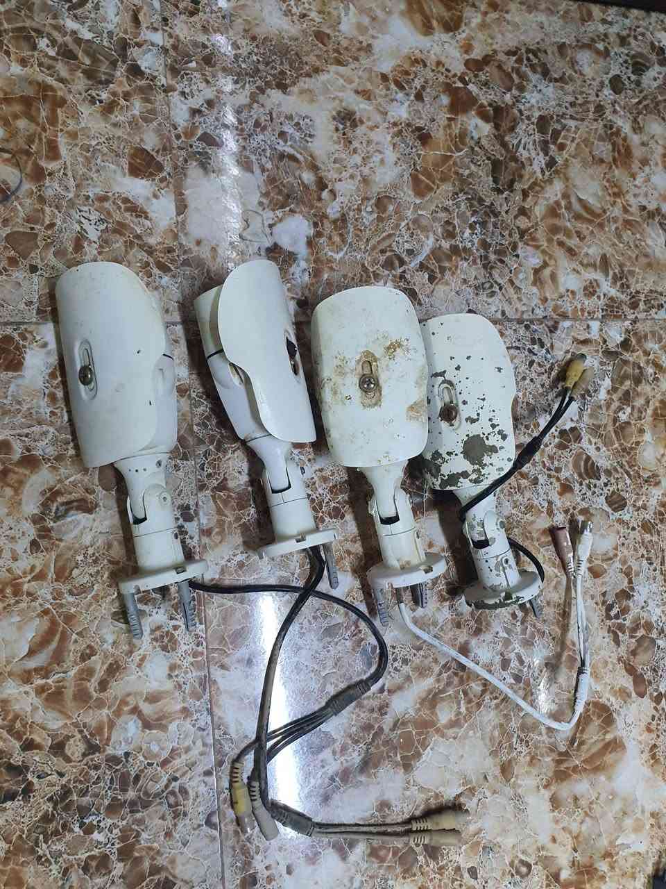 اسلام عليكم كامرات مستخدمة للبيع ما بيهن كلشي يشتغلن الي بل صوره كل الي وياها 
اريدها ب 75 
رقم : ***********
