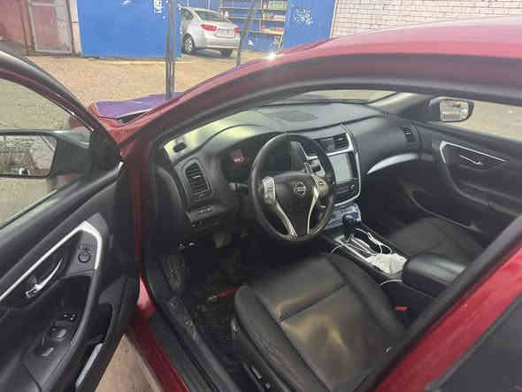 سلام عليكم ورحمة الله وبركاته اخوتي الأعزاء التيام ١٧فول عدا فتحة بيها ٣قطع صبغ بدون دواخل اومكانين بارد مكينة كير شرط  ترهم مرواس اوترهم بيع وترهم مقدمة اقل شي 70ورقة مكان سيارة ناحية قيارة 
***********
