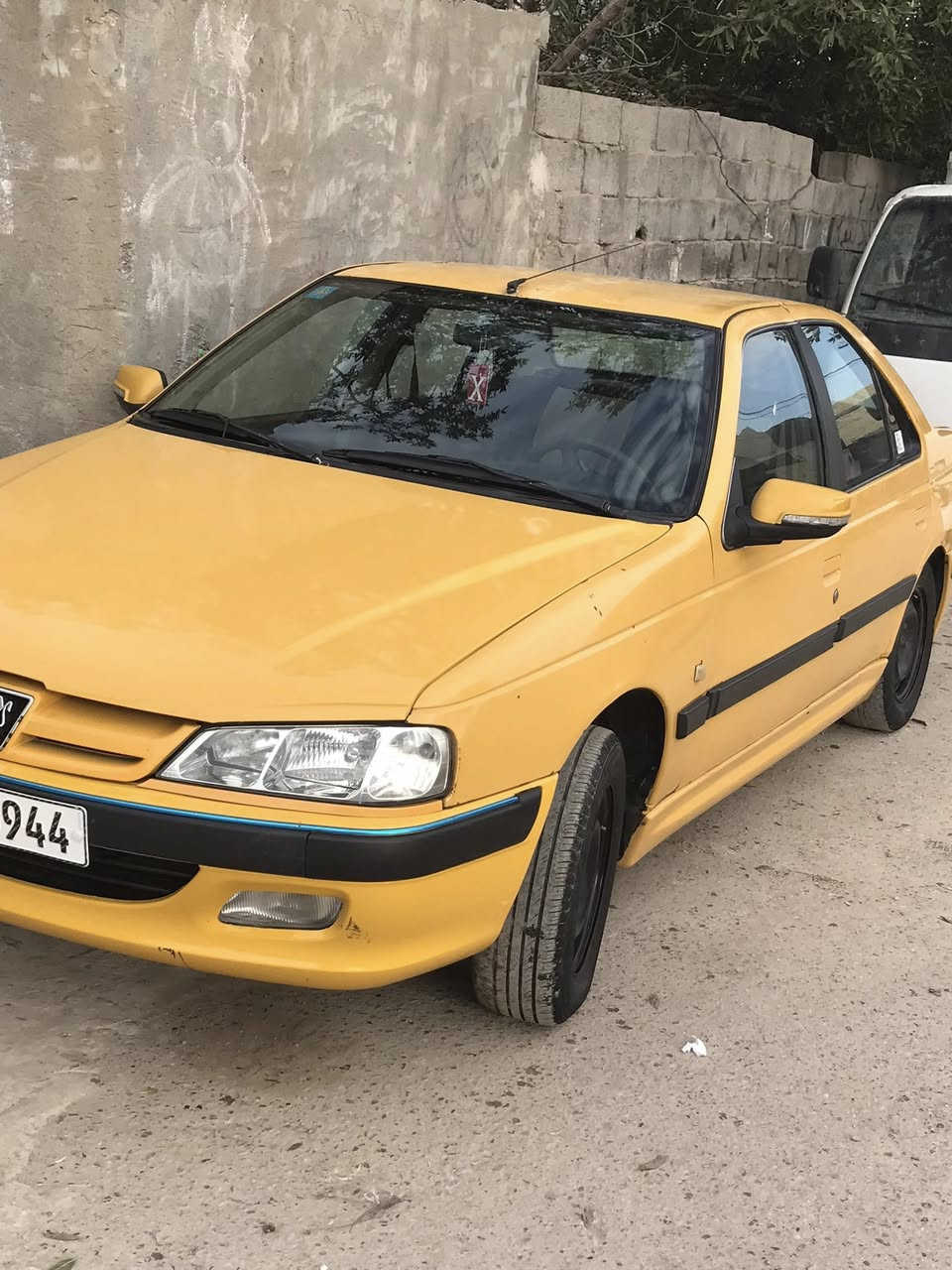 السلام عليكم بيجو بارص ٢٠١٥ رقم ذي قار نكليزي بسمي مفره هيئه وغرامات تحويل بنفس ليوم بيه بنيد مبدل مكينه بيه خيط تبخير كهربائيات كله شغاله للبيع مكاني بغداد البياع الشرطه الخامسه  السعر 35وبيه مجال حك الجيه اتصل وتدلل هاذه رقمي ***********
