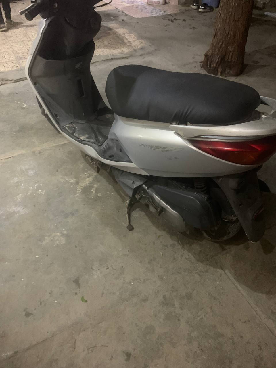 السلام عليكم 
دراجه مال رمبه منزلها على أيدي على وضعها البلاد 
مدينت الصدر السعر 750. ىيها مجال ***********
