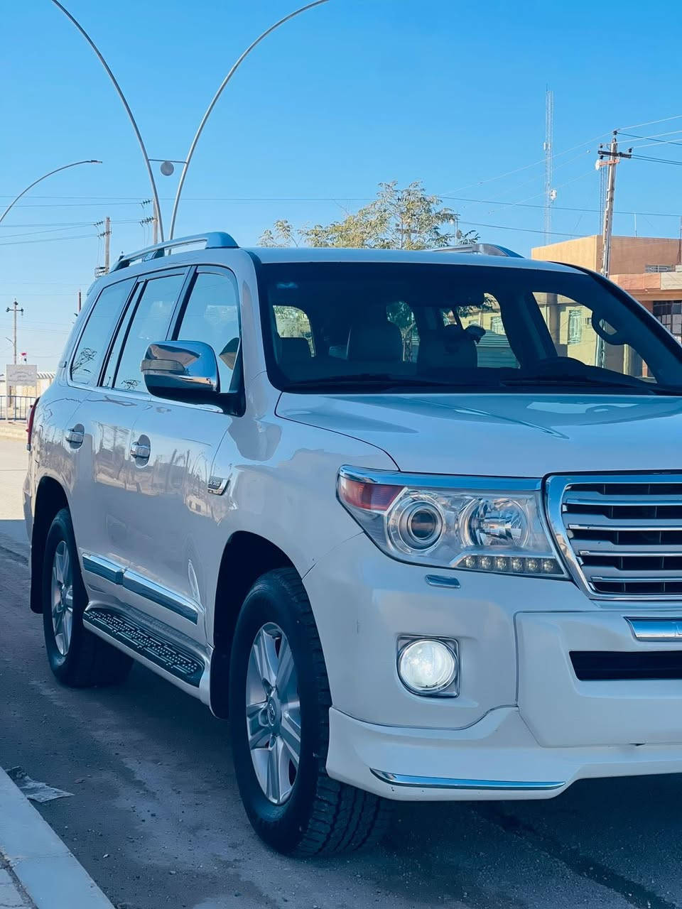 لاندكروز 2010 محدث 2014 GXR للبيع

السياره احله من الصور بالحقيقه 

فول مواصفات 1/1 💯 :

1- فتحة 🕳️

2- بصمة 🔐

3- حساس خلفي وامامي 🎶🔊

4- ثلاجة 🥶

5-شاشه

6-كامره خلفيه

7- 8  ايرباك 

8-دفع رباعي 🎮

9- رقم بغداد  

10- تحكم ستيرن 
حجم المحرك:V6

ملاحظة // السيارة  كفاله عامة من جميع النواحي وشرط الفحص ✅  

جديدة بمعنى الكلمه شرط تراي زيرو  تخم تاير حدادية تبريد جاهزة من كلشي مابيها اي نقص وبالعافية ع تكون من نصيبه

  تحويل مباشر  

#مفخره_الأرض 🔥

🟩 السعر(315 )💸بيها مجال بسيط                   
العنوان. الانبار. قضاء حديثه

للاستفسار الاتصال ع الرقم ؛ 
***********

تحياتي لجميع 🌹 🌸 🙏🏻
