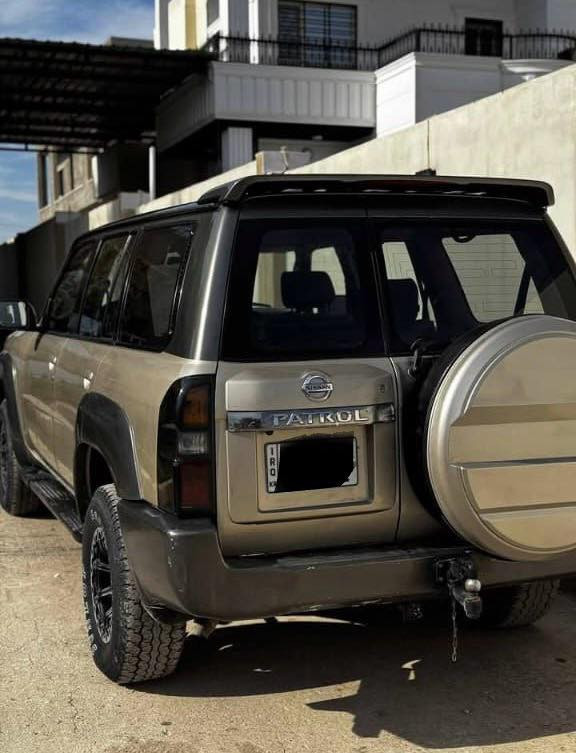 سلام عليكم البيع نيسان بترول 2006محرك 4500بيه منضومه غاز 100لتر وبانزين تخم تاير جديد شاهين سياره مزوده حداديه دبل لوي سياره بيه صبغ جماليه فقط مكفول من حادث ضربه كير لوكير مكينه مكفولات  تبريد قطعتين ثلج ❄️ سياره محسن مرايه شفط داخل اسود سياره مال جناي مكان ميسان العماره اخوان ملكف بنشر
 رقم راعيه/***********
