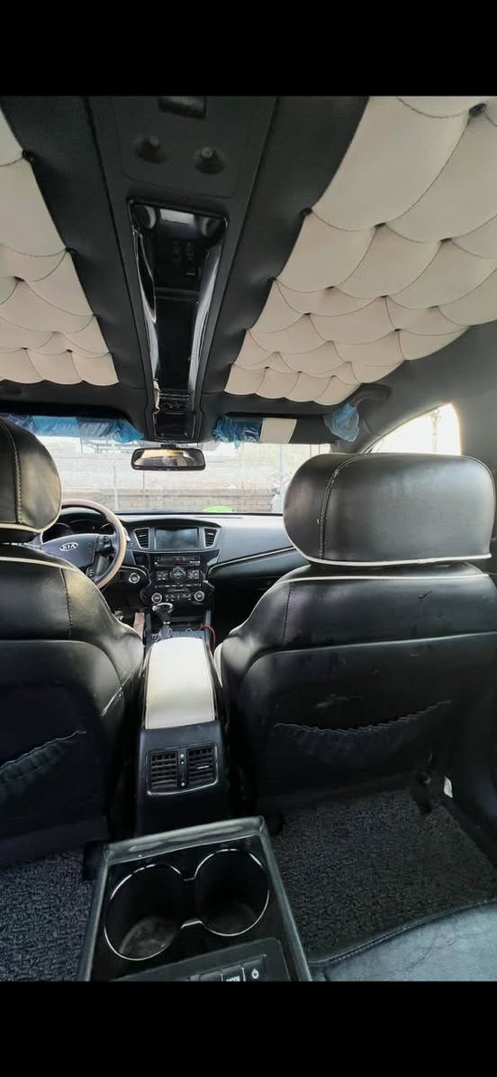 كيا كادينزا 2014
فول بدون فتحة بصمة تشغيل بصمة أبواب كاميرا امامية خلفية حساسات 360 درجة تحكم ستيرن تحكم خلفي مانع انزلاق مثبت سرعة تبريد تدفئة كشانة ومقود سقف ملكي بلادي صدر تايرات كلو جديد تبريد ثلج محرك 350 V6 شرط وگير شرط 
السعر 52 وبي مجال ***********
