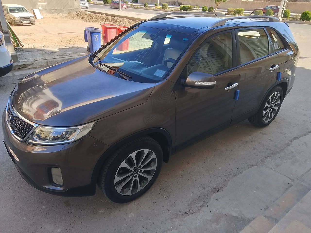 سلام عليكم سياره سورنتو موديل 2013 خليجيه سياره جاهزه كير محرك سته سلندر حداديه تبريد سياره فول مواصفات واحد على واحد سياره كفاله عامه سعر السياره 163 بها مجال بسيط العنوان كربلاء رقم الهاتف ***********
