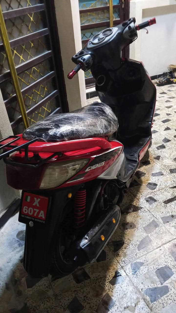 سلام عليكم سكنس فحل نوزل دراجه مكفوله كهربائيات كله شغال سلف هندر أي نقص مابيها محركها كلش نضيف فقط واير كيلو متر سعر 550 وبيه مجال حك جيه بغداد شعله الرقم *********** بي واتساب
