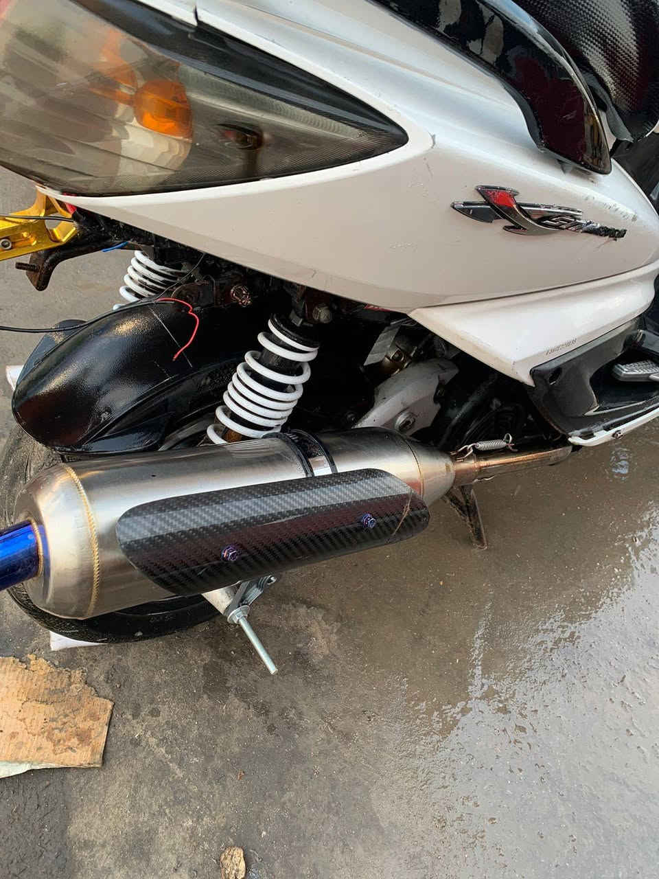 السلام عليكم سكنس فحل نوزل طلاعات
كهربائيات كلللهة شغال 
صالنصة بوري عدل 
كلجات رياضي امامي خلفي اصلي هاون 
صدر مشمشي اصلي وفج وصينية بربمو 
قطرة اكسل وقاعدة رقم اصليات 
دراجة سعره 750 مكاني بغداد حي اور او مدينة ***********رقمي
