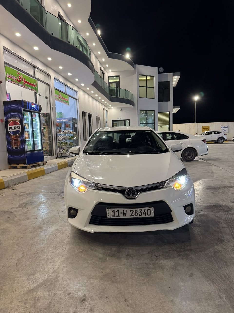 السلام عليكم كورلا 2014 le للبيع 
وارد امريكي
(((كير قطره AT))) المرغوب قليل بهذا الشكل
 المسافة المقطوعة: [150الف ميل]وقابل للزيادة 

الصدر كله جديد + دسكات وفلنجات جدد
تخم تاير جديد 

الحادث 
جاملغ خلفي وقبغ جنطه 
((بيه صبغ الجاملغات الخلفيه. وقبغ الجنطه مبدل ومصبوغ))
يعني 3 قطع صبغ فقط سونار موجود (السيارة بدون دواخل)

السيارة نضيفة جدا وممتعوبه مال بيت ومحافضين عليه 

 السعر: [130$] ومجال بسيط
 للاتصال: [***********]
العنوان: بغداد حي الخضراء
