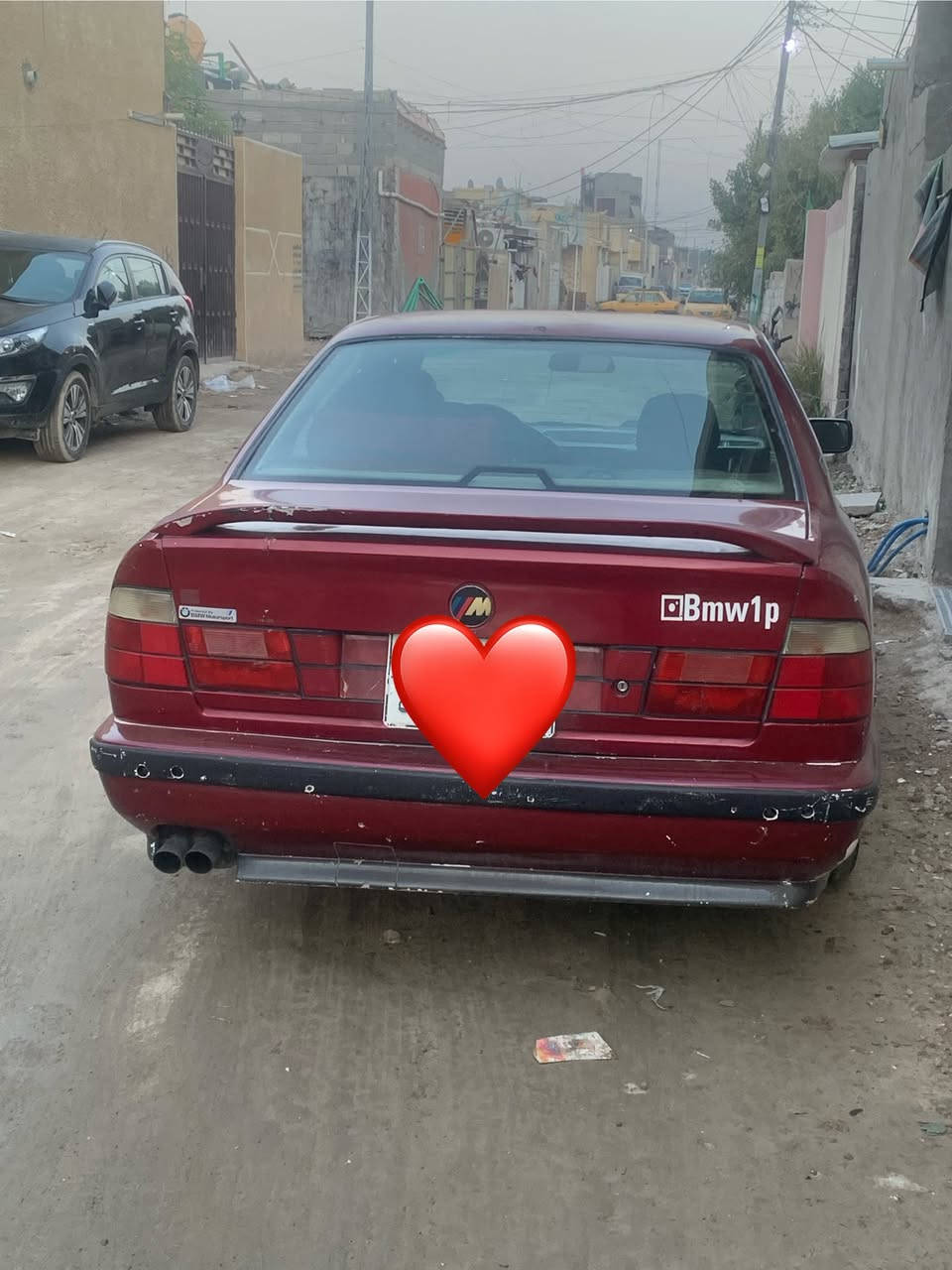 السلام عليكم بي ام 520سياره ابيعها حديده  بدون رقم  الي يريدها كامله او يريدها تفصيخ السعر٢٢،،التواصل ***********
