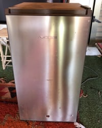 ثلاجة ٥ قدم • تلفزيون LG ٤٢ • كرسي مكتبي نظيف