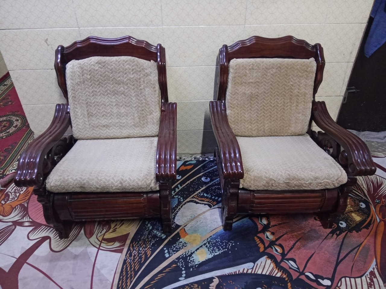 تخم قنفات للبيع في منطقه البلديات والاتصال على هذا الرقم   ***********
