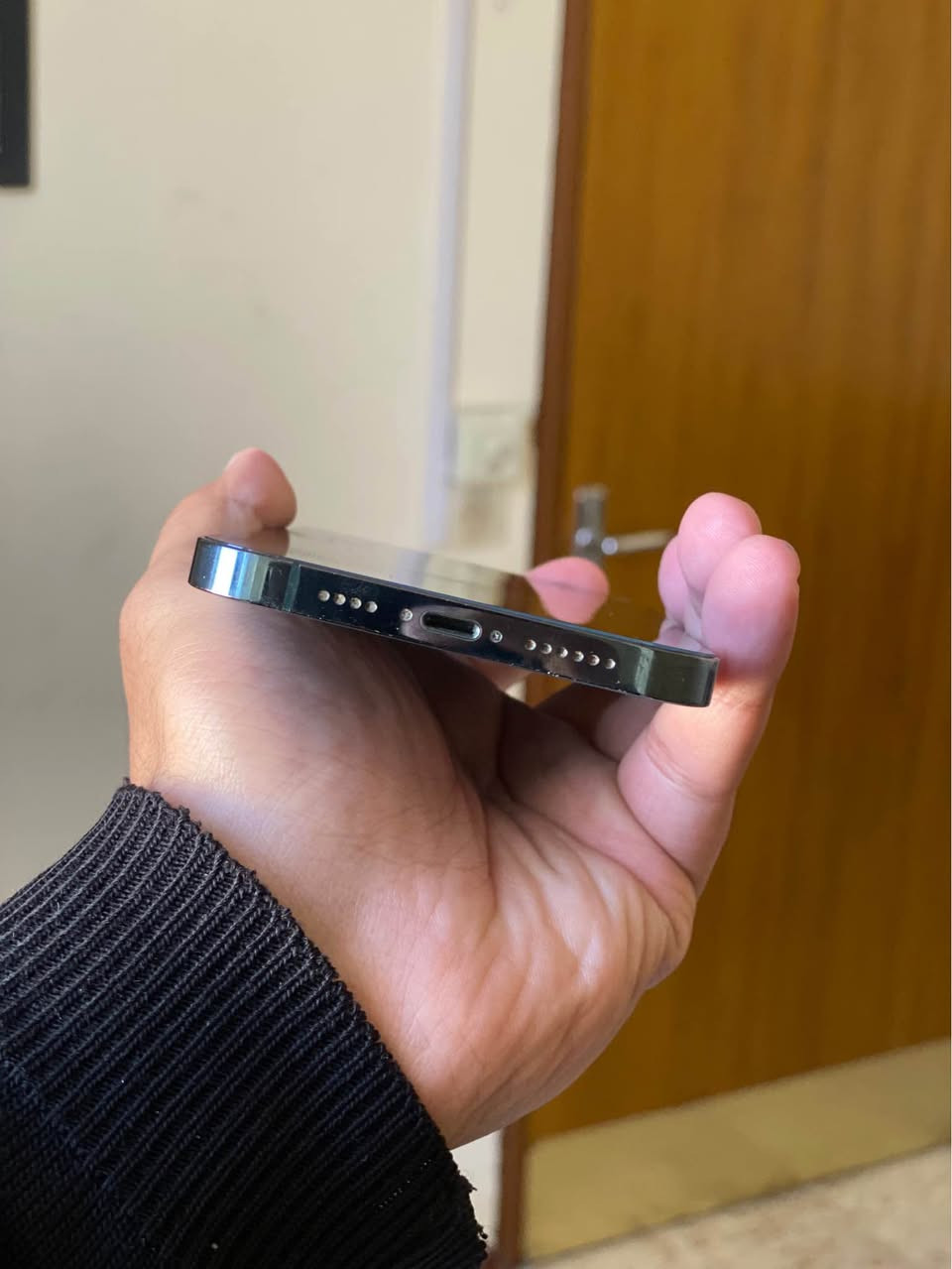 سلام عليكم .. 

ايفون 12 برو ماكس 

ذاكرة 256

بطارية 74 

بي خدش بسيط بالكامرة بس ابدا مماثر على الكامرة 
وخدش بالضهر بسيط 

وسماعتة الخارجية صوتهة ضعيف 

مثل ما موضح بالصور 

كلشي بي بلادي ما مبدل ولا قطعة 

ما مفتوح ابداً 

تك سيم كارت 

السعر 300 الف بيجي, صلاح الدين


**إذا كنت صاحب هذا الإعلان وتريد حذفه لأي سبب، رجاءا أرسل رسالة إلى الدعم الفني**