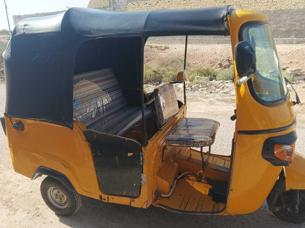 السلام عليكم تكتك للبيع بياجو موديل 19 اوراق محرك تي في اس المكان البصره شط العرب  رقم التليفو***********
