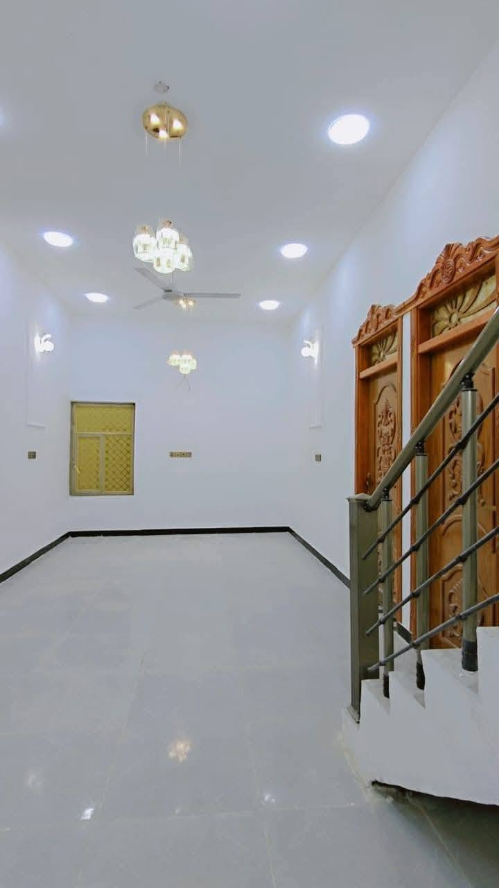 اسعد الله اوقاتكم بكل خير 🔷 احبتي الكرام دارين سكن البيع البيت مساحته 150متر 
موقع البصره ابو الخصيب كوت ثويني 50متر عان شارع كوت ثويني 
كل بيت يحتوي علئ 
2غرف منام 
صاله
مطبخ 
ديوان 
صحيت داخلي وخارجي 🛑 
نوع العقار طابو زراعي عراقي وكاله ونسخه من الطابو ◼️ 
وسعر البيت الواحد 90اوبي مجال 💸 الستفسار والنصال علئ***********
***********
