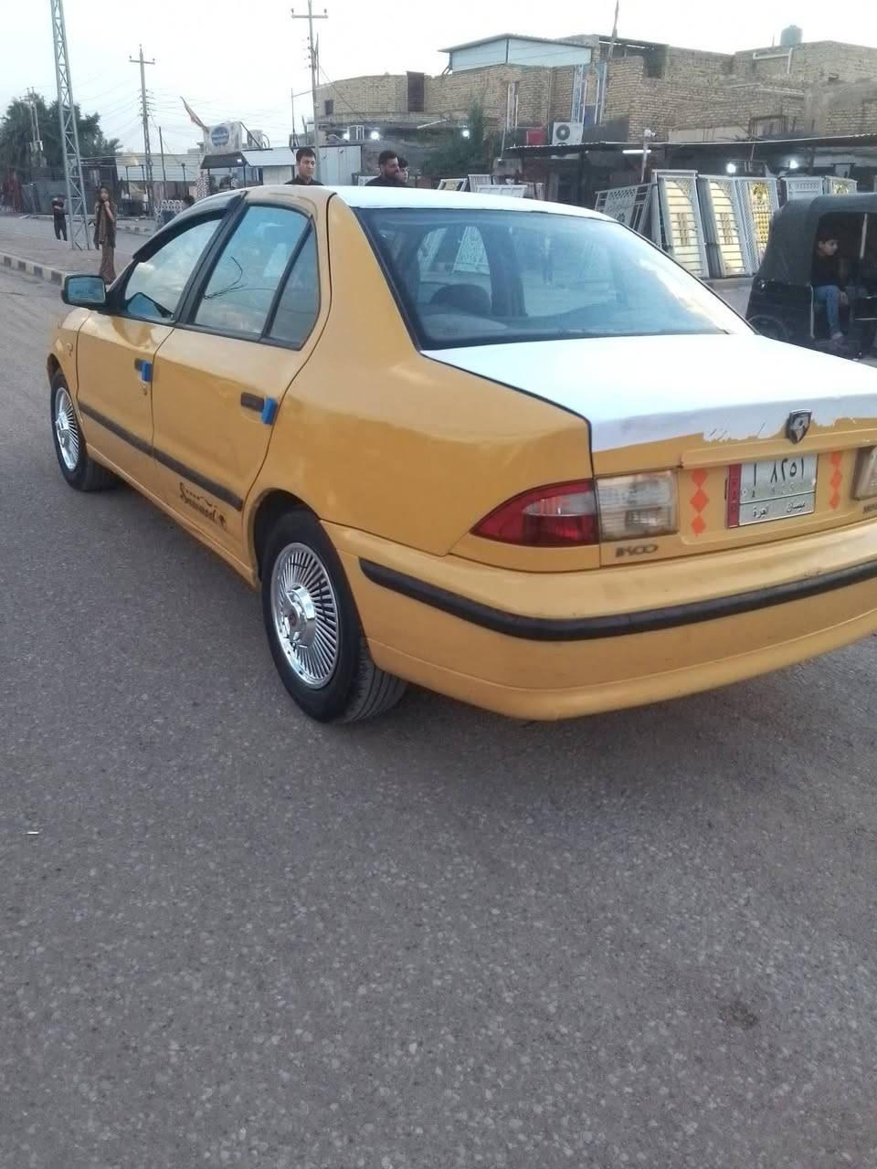 سياره سمن للبيع موديل 12 مصفرها هي وغرامات سماويه 28 سيارتهم تاير ماكينه وجير كورولاه سياره جاهزه سعر ب 30 وبيها مجال قليل ***********
