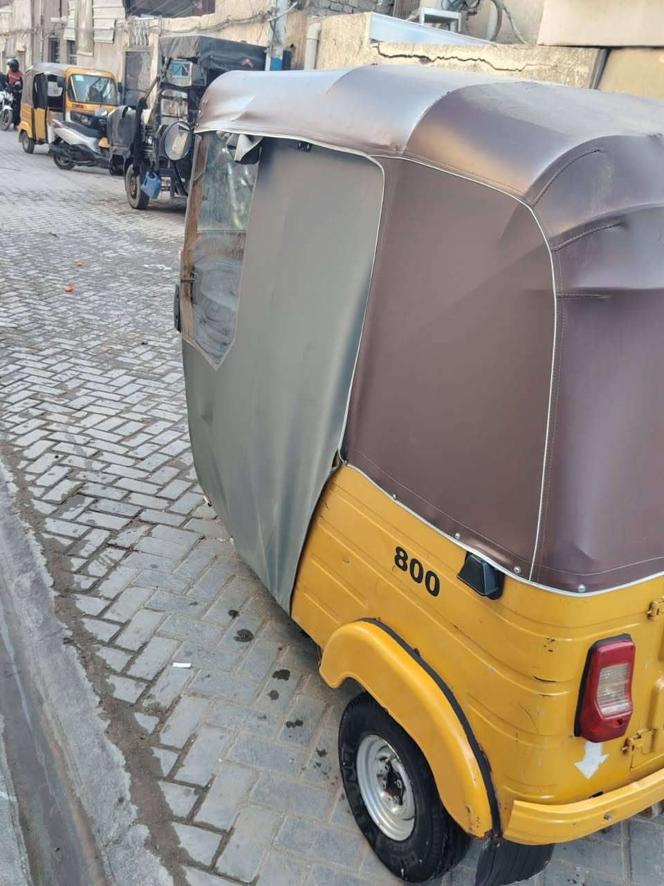 سلام عليكم ورحمه تكتك لبيع 2019دخول 20سعرها 6/500اوبيها مجال لطيبين عنواني بغداد  مدينة رقمي ***********
