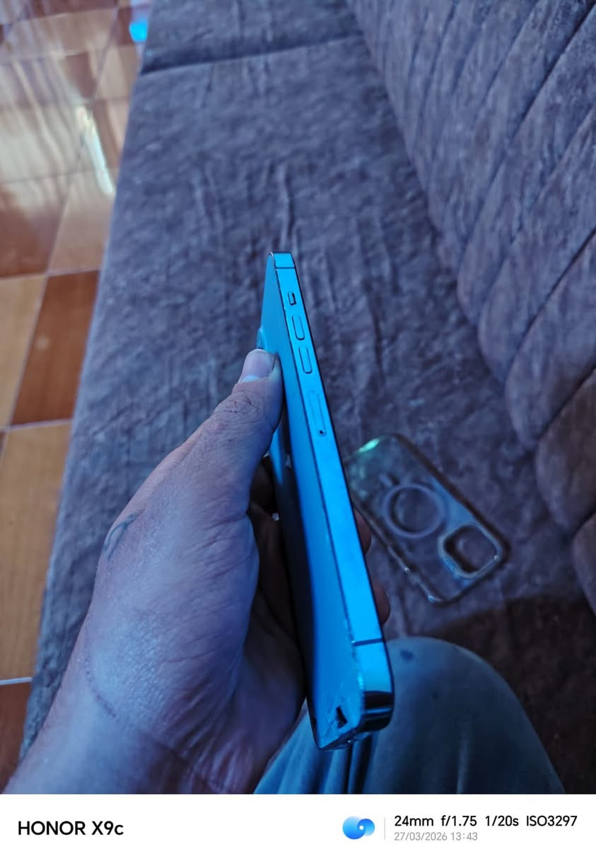 سلام عليكم للبيع ايفون 13برو ماكس ذاكره 256بطاريه 82جهاز وتر كله  بلادي نضافه 80/100 فقط ضهر مكسور يتبدل ال بلادي اب 20الف سعر جهاز قفل بدون معامله 590 متواجد عل رقم ***********
