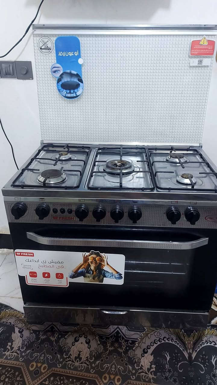 سلام عليكم طباخ للبيع جديد كل عطل مابي طباخ نوعيته مصري فريش  للتواصل ابو احمد ***********
