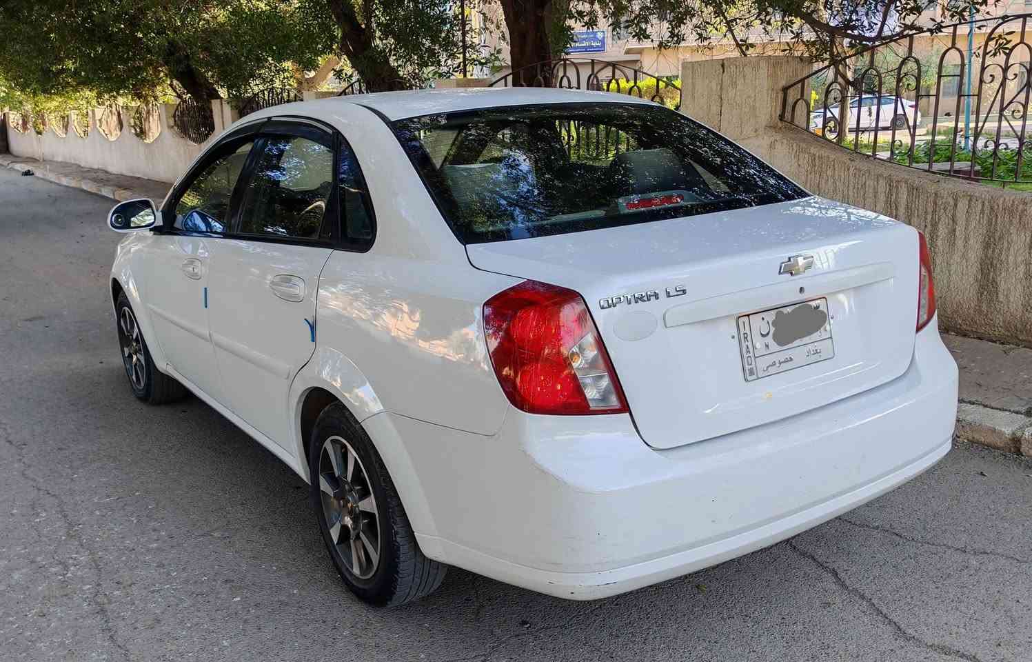 سلام عليكم 
للبيع اوبترا موديل 2011 شركه العامه رقم بغداد بأسمي  سنويه لل  2029 تحويل ثاني يوم مشروع وطني تتحول بأي مكان اني حاضر 
سياره مابيهه اي ضربه او تبديل فقط رصعات بسيطه. 
محرك وكير خير من الله بدون تبخير وبدون  خربطه  الكير اوتماتيك ما عندي بي اي ملاحظات . 
تبريد شغال وكذلك التدفئه و الحماوه ثابته ابدا ما تصعد ومبدل منظومة ماء جديده. 
صدر الخلفي والصدر الامامي جيد تخم تاير جيد  4 ويل كب. 
ماشية 170 الف دائما اخلي دهن لكومولي الاخضر النباتي هايدروليك كير ايضا مبدل. 
داخلها نظيف والكهربائيات كلهه شغاله سيارة  كلش حلوه ومرتبه ونظيفة. 
الاضرار موضحة بالصور 
السعر المطلوب ٩٥ ورقه وبي مجال بسيط للشراي العنوان بغداد  ***********
