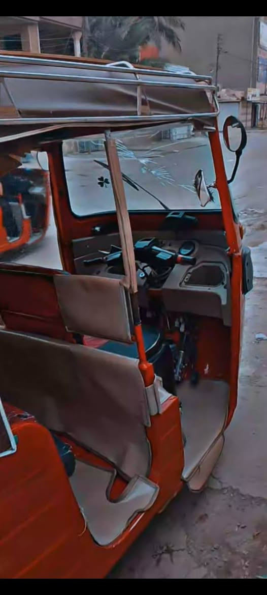 سلام عليكم تكتك للبيع موديل 17مكينه20تكتك خير من الله ومصبوغه جماليه وسعر لرقم ***********
