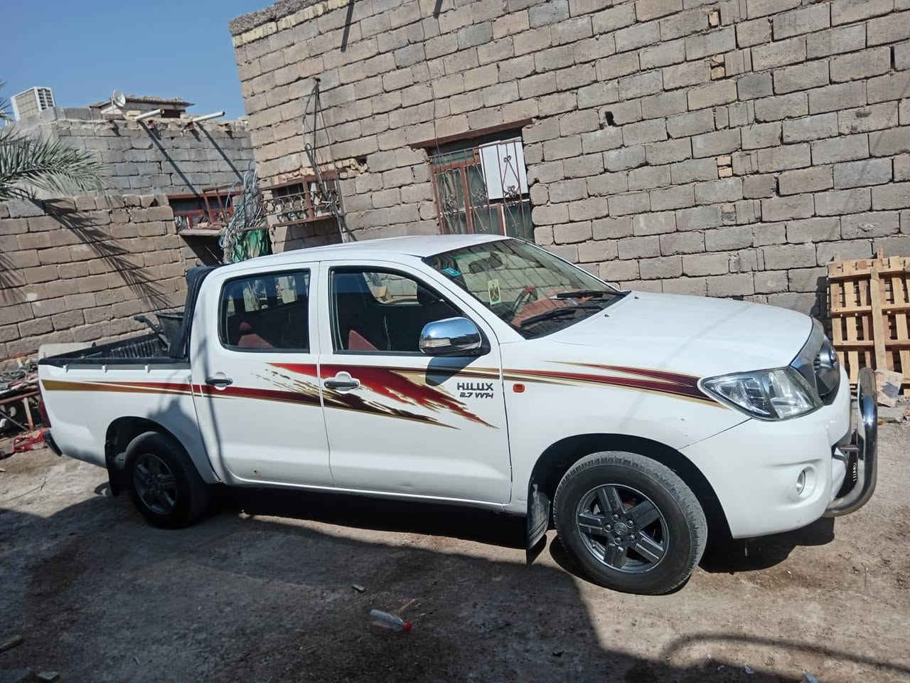 السلام عليكم للبيع بي كاب هايلوكس مؤديل 2008 بسمي توني مجدد سنويه ورقم الماني شاصي 19 تخم تاير برجستون جديد مكينه لاتبخير ولا تنقيص الله يرحم والديك اذا مو شراي لاتعبني السعر 135 وبيه مجال ***********
***********
