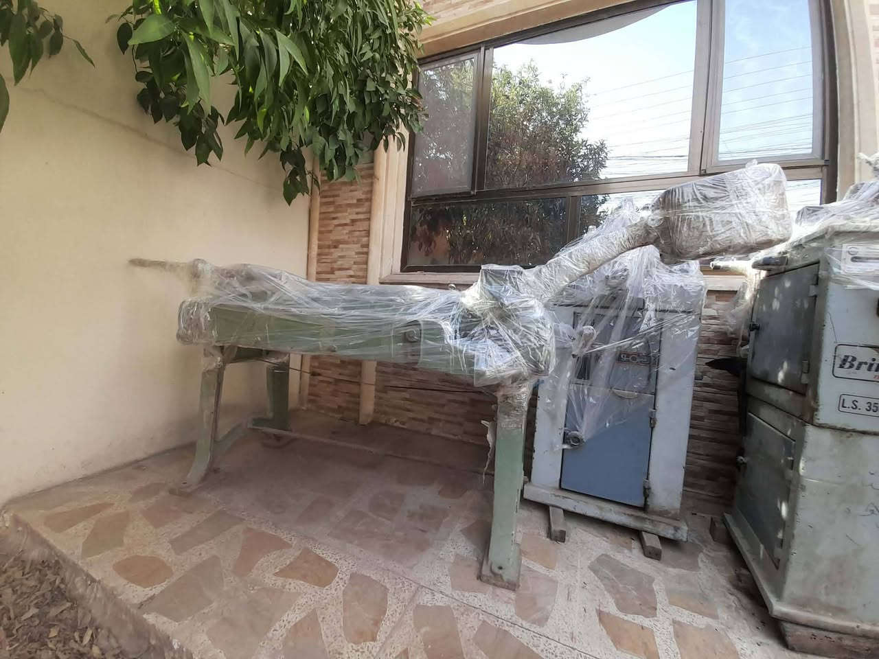 معمل المنيوم سنكل فيز للبيع ...  ((( جميع القطع  للبيع ..وليس البعض.))))... العنوان    ..  موصل الجانب الأيسر......    ( للأستفسار )
***********

1_ مكينة تشريح كيلون عامودية  

2_ مكينة تشريح تي T  عامودية 

3_ مكينة قص وفصال عامودية  مع التيغة (غطاس).

4_ مكينة كتر تركي مع التيغة  

5_ مقص بليت( طبر) اخو الجديد نوع اصلي  

6_ معواجة مترين وعشرة  عراقية شغل في أربيل 

7_ ميز (دزكة) للفصال حديد فصال بطول وعرض بلوك الخشب ..

8_ ميز قاعدة حديد للكتر التركي عدد 2

9_ حمالات حديد عدد 2

معمل المنيوم سنكل فيز للبيع ...  ((( جميع القطع  للبيع ..ليس البعض.))))... العنوان    ..  موصل الجانب الأيسر......    ( للأستفسار )
