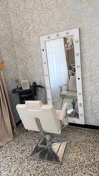للبيع كراسي حلاقه عدد ٤ العنوان بغداد الدورة جمعية خير الله 0780808686...