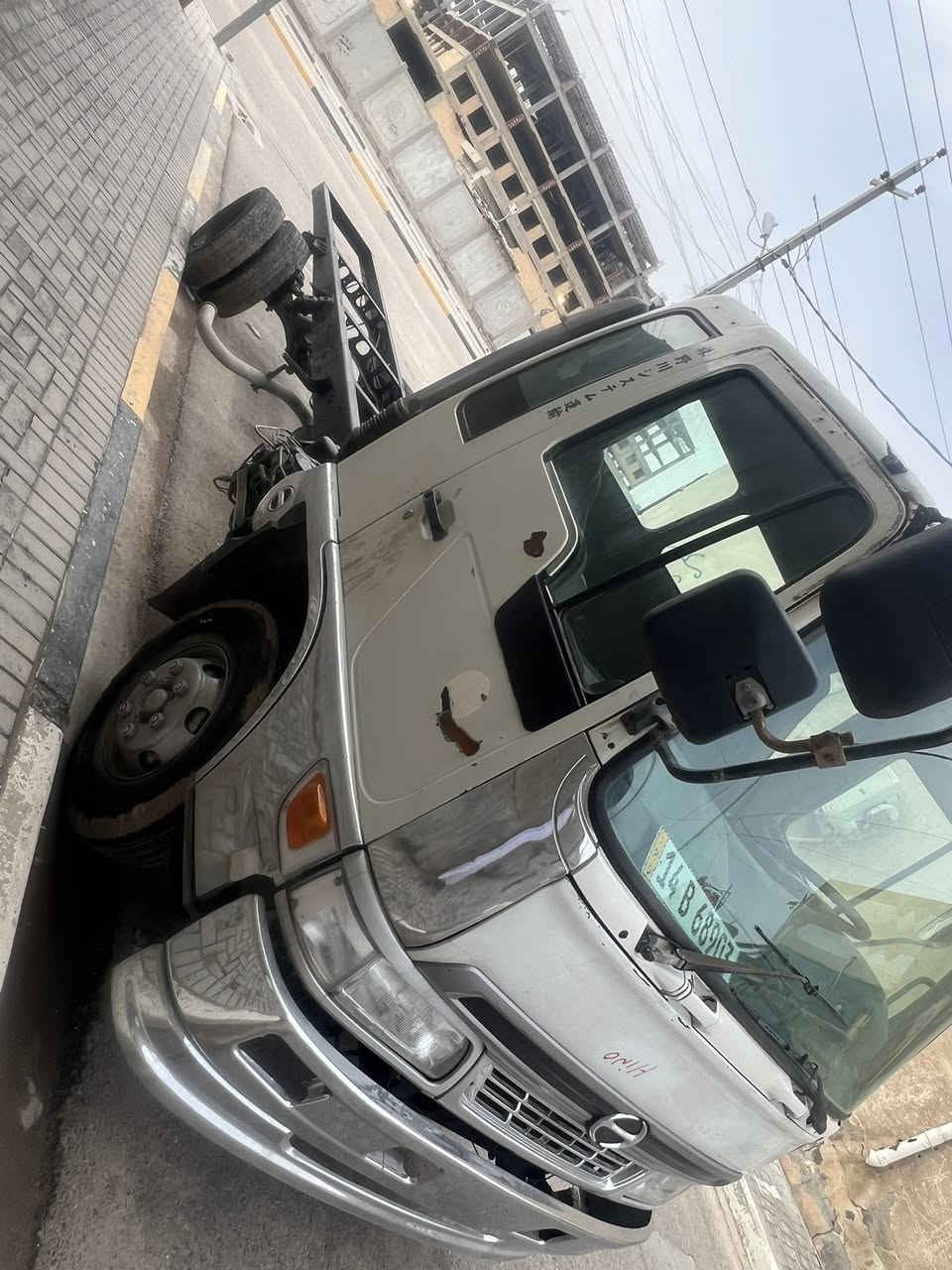 السلام عليكم هينو انكر ابوشفه فول عادي مكينه 80فاكيوم شيطان خطين سياره مكفوله من شاصيه 625بلادي من كير من مكينه كفاله عامه سعره مسجله وكامله 150بدون تسجيل يعني 110 مكانه بصره ***********
