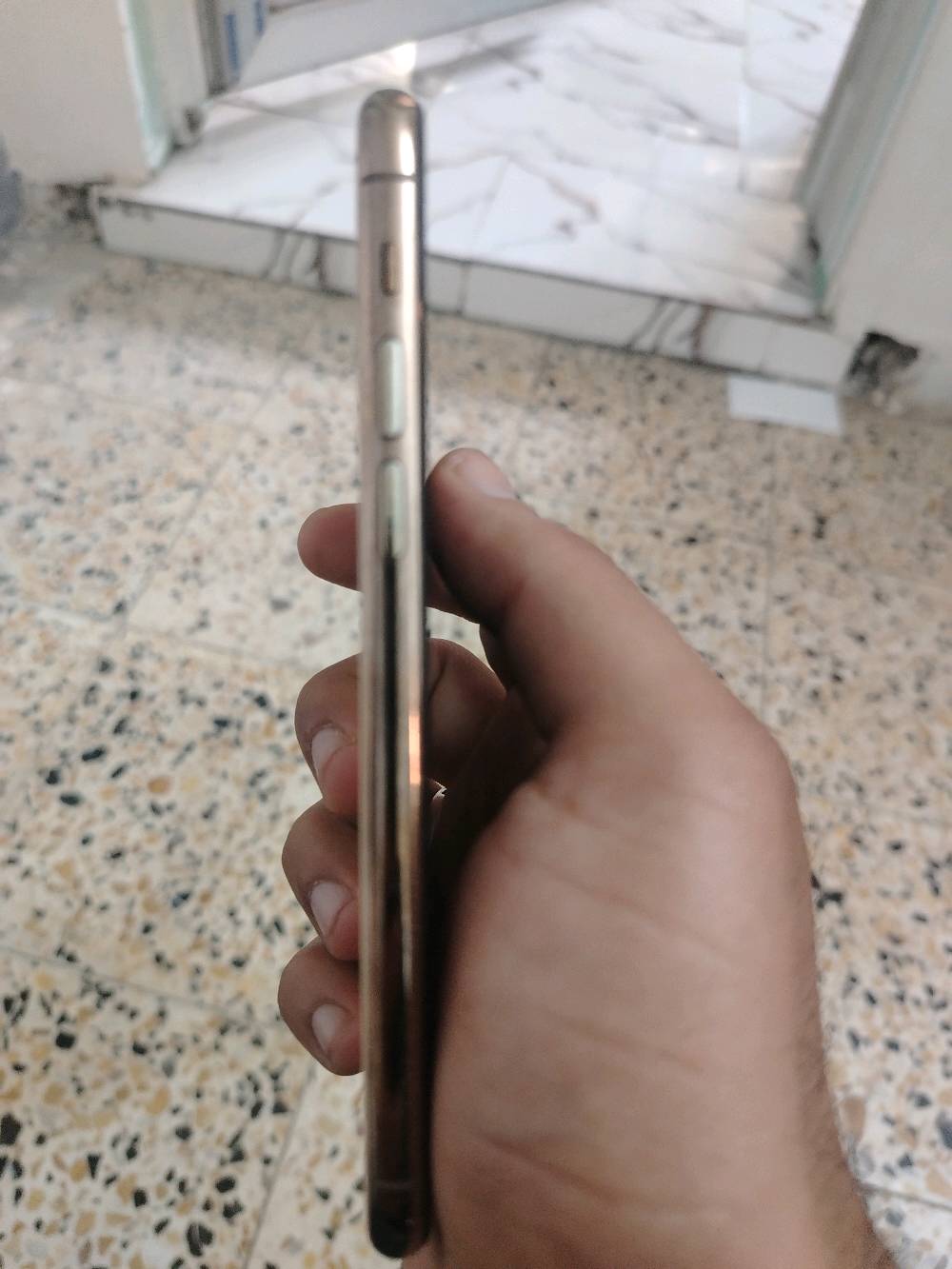 السلام عليكم ايفون 11برو ذاكره 256 رايده ب275 مبدل شاشه جهاز نضيف مكاني ساحه عدن طوبجي