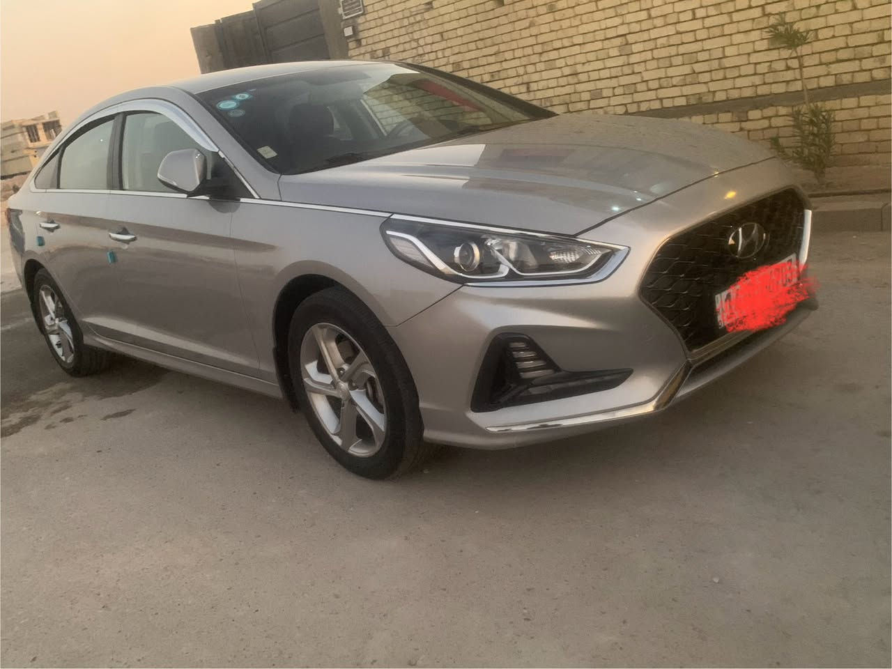 سوناتا 2023 وارد كوري غاز  رقم بصره 
مكفولة كفالة عامة وجديدة كلش 
محرك 2000 
ماشية 23 الف 
بصمه 
لد امامي 
لد خلفي 
كشنات كهربائية
تدفاة وتبريد بالكشنات 
شاشة
حساسات خلفية 
اشارة بالمراية 
نقاط عمياء 
ويل كب 17
السعر 190
الاتصال ***********
البصره حي بغداد
