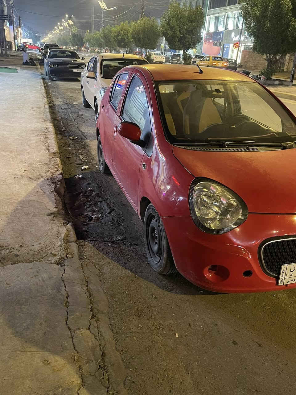 للبيع فقط 
جيلي باندا موديل ٢٠١٢ 
ماشية ٦٤ الف كيلو
سيارة نضيفة جدا
كير مكينه صدر كهربائيات تبريد كلها مكفولة
شاشة وكامرة 
سنتر لك
سيارة جاهزة
وجديد بدون نواقص
بدون ضرر فقط صبغ نص ربع باب خلفي اثر شخوط
بدون ضربة داخلي او معجون نهائي
رقم بغداد تحويل شوكت ماتريد
السعر ٥٨ وبيها مجال
مكان السيارة بغداد حي العدل 
شارع الاسواق المركزية
***********
