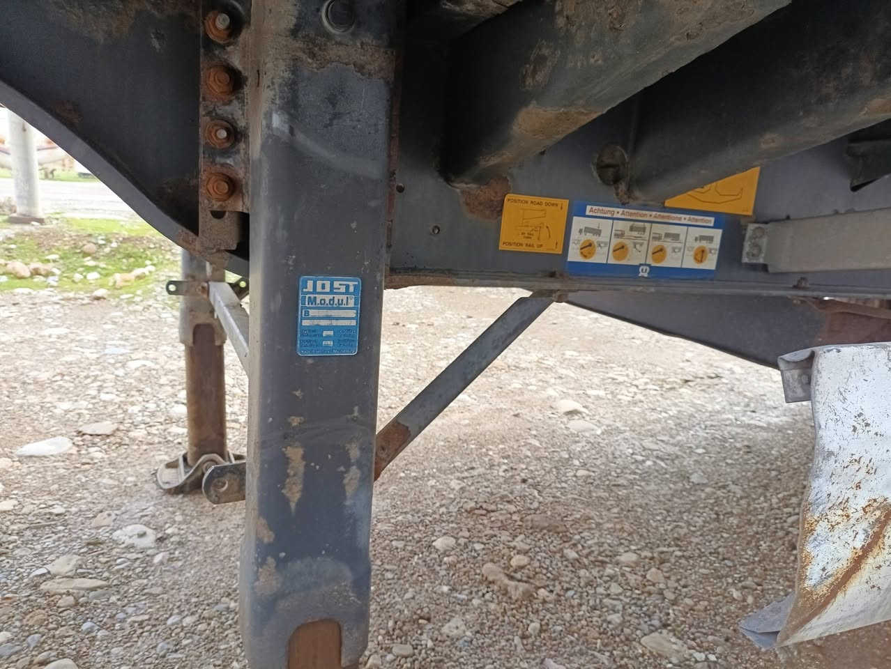 چادر كرۆن 
بیپی ئیكۆ پڵەس
مەزبوتە لە ژێر ئیشایە
بە فلاتیش ئەیفرۆشین
علوج
 
نرخ ٧٠ گەڵا
 
***********
***********
