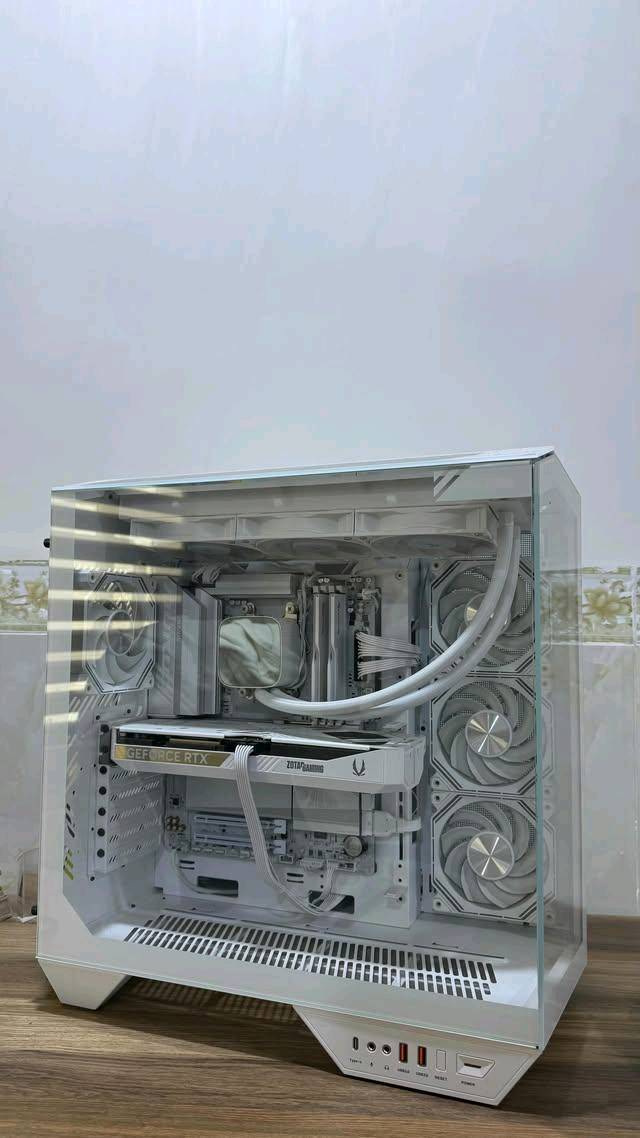 AMD Ryzen ™ 7 9700X Desktop Processors Try

MB Gigabyte B850 AORUS ELITE WIFI7 - ICE

VGA PC CARD ZOTAC RTX 5070 AMP White Edition - 12GB

DDR5 PC Team Group Delta 32GB (16x2) 6000 CL38 RGB White

NVMe LEXAR NM790 1TB - 7400MB/s GEN 4

PSU POWER SUPPLY Segotep GM750W 750W Gold Full Modular - White

FAN CPU DEEPCOOL LS720SE DIGITAL 
360mm ARGB White

DarkFlash DY470 Mid Tower Case - White
استخدام جدا قليل فقط للمونتاج 
للتواصل *********** 
ومتوفر توصيل