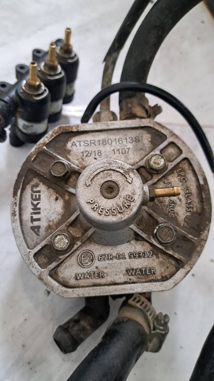 السلام عليكم منظومة غاز ٦ سلندر ٣٦٠٠ ظمان الشغل السعر ١٧٥ الف
***********
