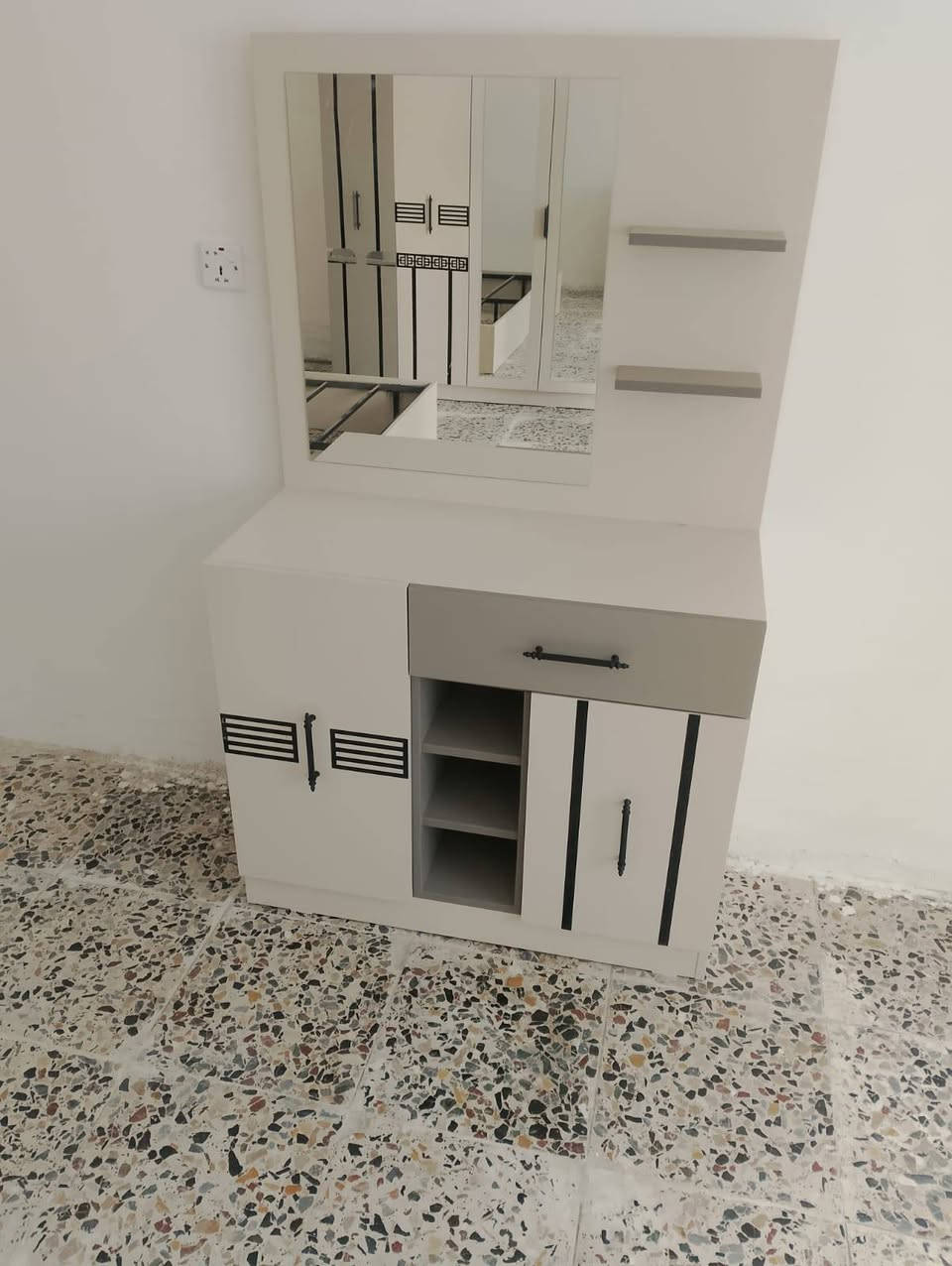 سلام عليكم غرفه تركيه جديده من الكارتونه كبل انصبت ما مستخدمه المكان بغداد ***********
