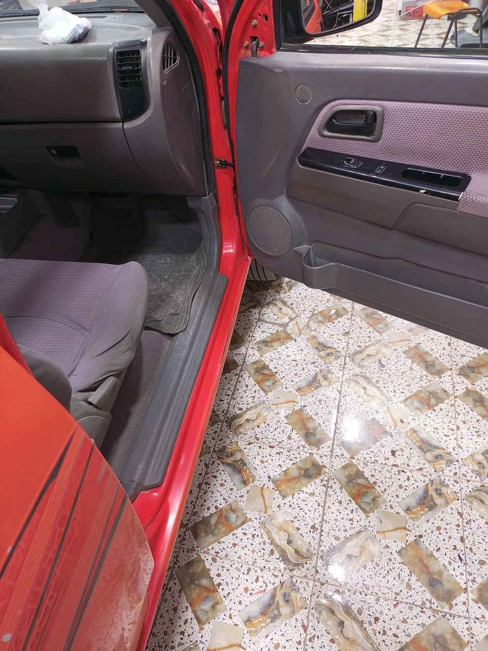 السلام عليكم بيك اب كنوناو موديل 2012 مكفوله من التبديل مكينه جديد كير جديد حداديه جديد بيه بس باب صبغ والباقي كفاله الشراي يتصل ***********
