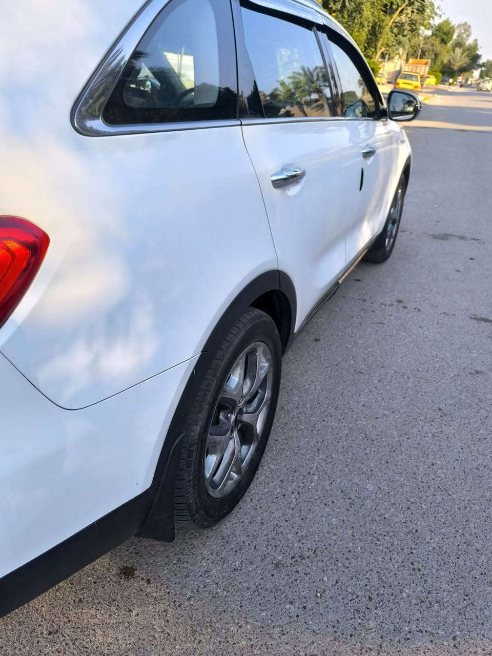 السلام عليكم 
كيا سورنتو خليجي موديل ٢٠١٦ رقم بغداد بأسمي ماشيه١٧٠  سته٦ سلندر سبعه٧ راكب ثلاث قطع تبريد بيها الصبغ بلبجم اثر بطش تخريب لاتبديل ولا فتح  كير مكينه صدر تبريد تخم تاير كوله تمام السعر ١٧٠ بيها مجال مكاني بغداد للاستفسار اكثر *********** بغداد, العراق
