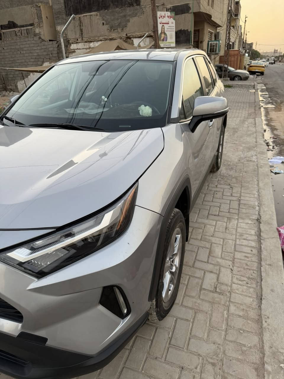 السلام عليكم 
من رخصه الادمن 
متاح سياره راف فور موديل ٢٠٢٤ وارد امريكي بانزين
فئة السياره LE
اشاره بالمري 
ونقطه عمياء
رادار امامي 
٣ انضمة قيادة
كامرة دوارة
للاتصال***********
غير متواجد ع الفيس
