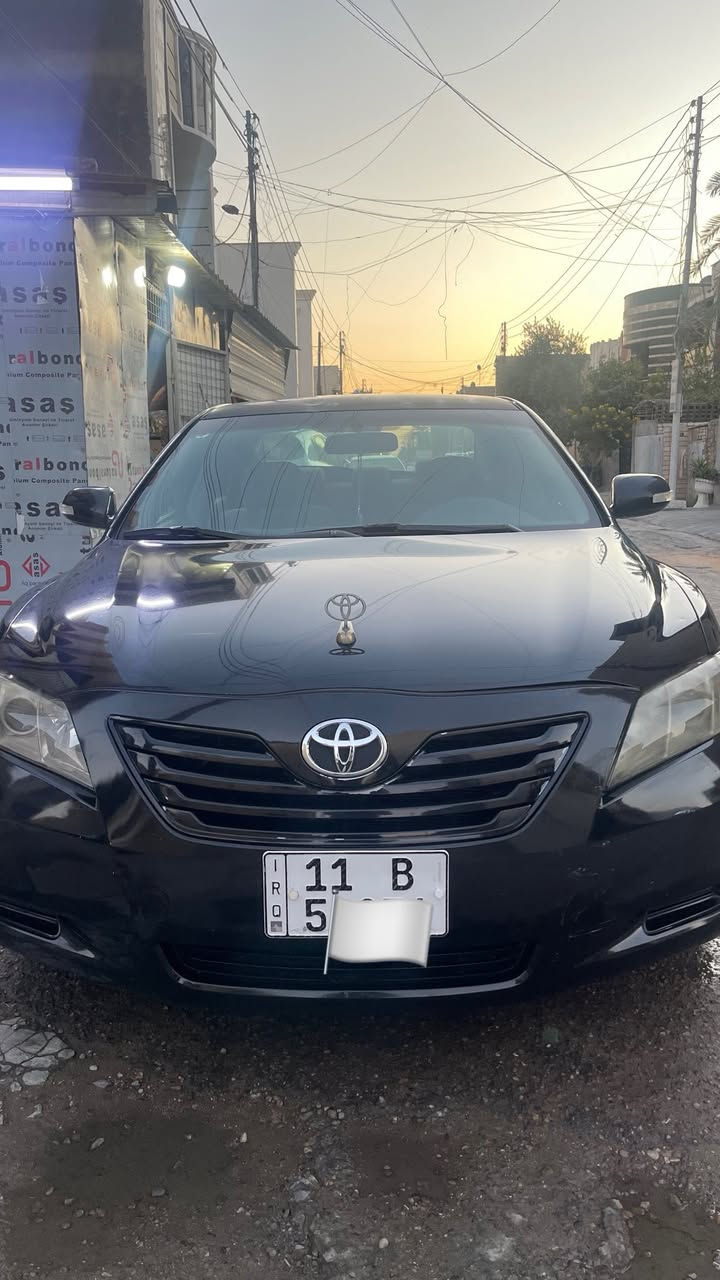 السلام عليكم  ( بيع فقط ) 
كامري 2007 وارد امريكي ضررهة بس بنيد بي طخة ومبدل نفس اللون 
السيارة ما بيهة صبغ بيهة قطع تبديل نفس اللون بلادي وبدون اي دواخل 
السيارة مواصفاتهة معروفة 
محرك 2400 / 4 سلندر ( وارد ياباني اني مبدلة ) مكفول من تنقيص وتبخير واي عطل 
كير جيد جدا 
دواخلهة قماش رصاصي كلش نظيفة 
شاشة اندرويد وكامرة خلفية دوارة 
لايت زنون عالي ناصي وسكن 
اشاير بالمري الجانبية
المراية الوسطية قلاب
بكلايت لد 
تايراتهة جدد  و ويل 16 
باتري جديد
عليها ادامة منظومة بانزين شلعتهة صاروخ 
و التبريد جديد ثلج 
الجام كلة عازل حراري 
 مكانهة دور الظباط / مقابل مجمع الروان السكني 
او البياع قرب المركز الصحي 
السيارة كلش نصبتهة حلوة وكاعدة 
السعر 105 وبيهة مجال للطيبين 
 *********** بي واتساب
