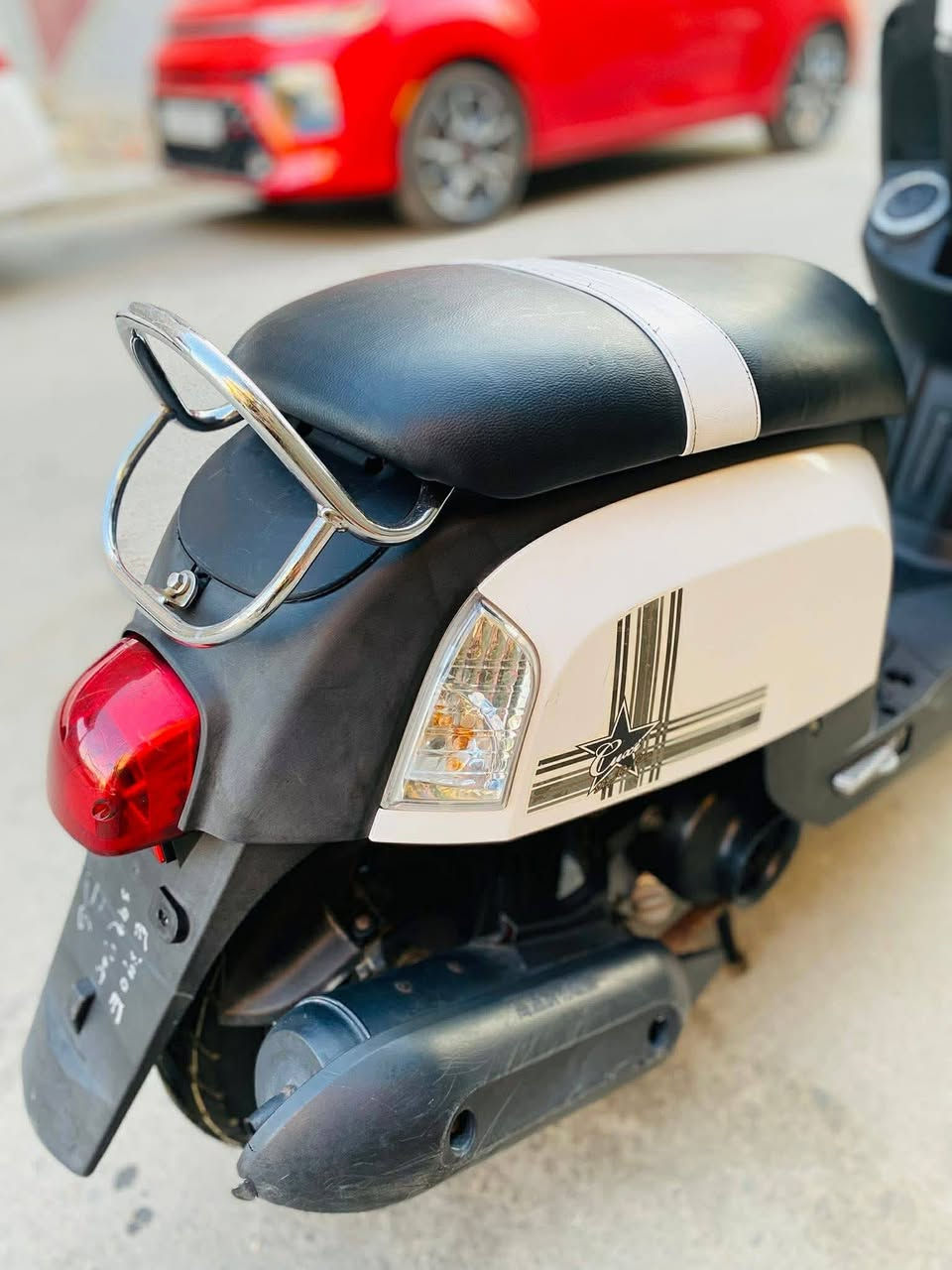 ماكس بوليسي للبيع دراجه بلاد 50
مامفتوحه بلاد دراجه نضافه شلعه معدل كلشي شغال بيه سعر خاص او تصال ع رقم. *********** الناصريه مركز
