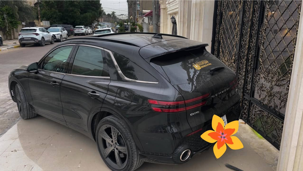 السلام عليكم Gv70 2024 سبورت برستيج
2500t 4سلندر 
رقم بغداد مميز شهداء بسمي 
حادث جداً بسيط bdr جزء من الجاملغ الخلفي 
ايرباك برده وكشنين 
🔹فول مواصفات للاخير معروف لبرستيج 
ماشيه 21 الف 
للاستفسار ***********
