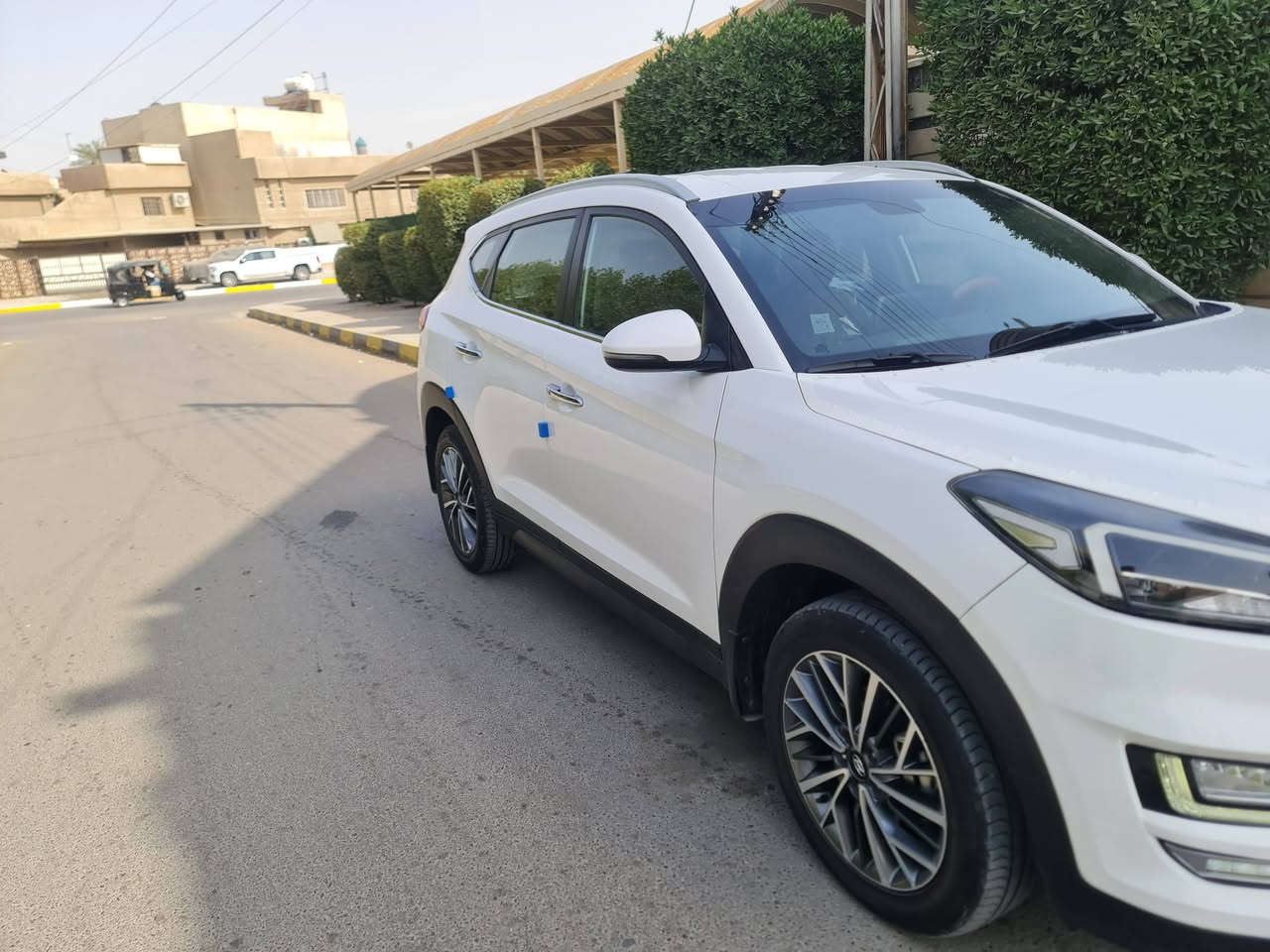 توسان موديل ٢٠٢٠ خليجي الكاصد مواصفاتها بصمه كشنات كهرباء جلد خمس عدسات شاشه كامرة وتحكمات وباقي المواصفات معروفه 
مكفوله كفاله تخم تاير سبير منازل 
السعر ٢٠٧
للإستفسار ***********وبيه مجال قليل الشراي ايخابر مامتواجد عل فيس مكانها البلديات بسمي سنويه جديده
