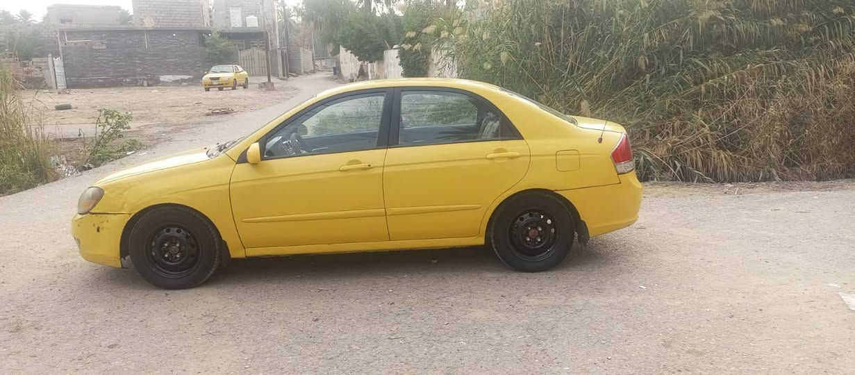 السلام وعليكم..اسبكتره للبيع موديل ٢٠٠٩ مكفوله كير +مكينه +منضومه تبريد جديده  مصفره هيئه وغرامات رقم بغداد مشروع وطني بسمي ديالى بعقوبه السعر..٧٤.. بيهه مجال ..الرقم ***********
