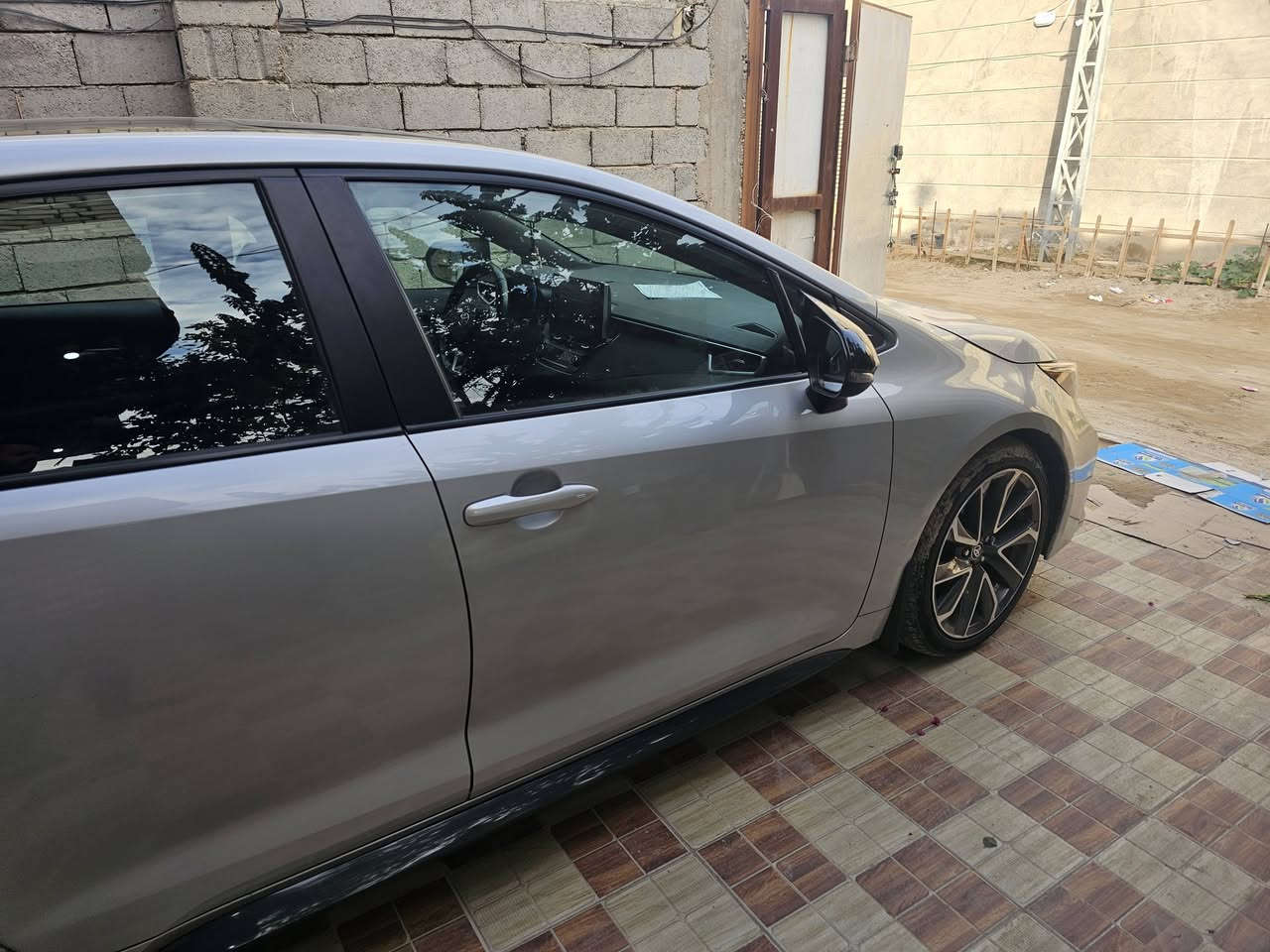 سلام عليكم 
كورلا موديل 2022 امريكي  سونار نزلته يمك
لون سلفر
القماره سوده بلادي
شفتات استيرن
مثبت سرعه 
رادار امامي رادار خلفي
شاشه جبيره
ويل 18
ماشيه 95 ميل
السعر 143وبيهه مجال 
السياره بسمي ***********
