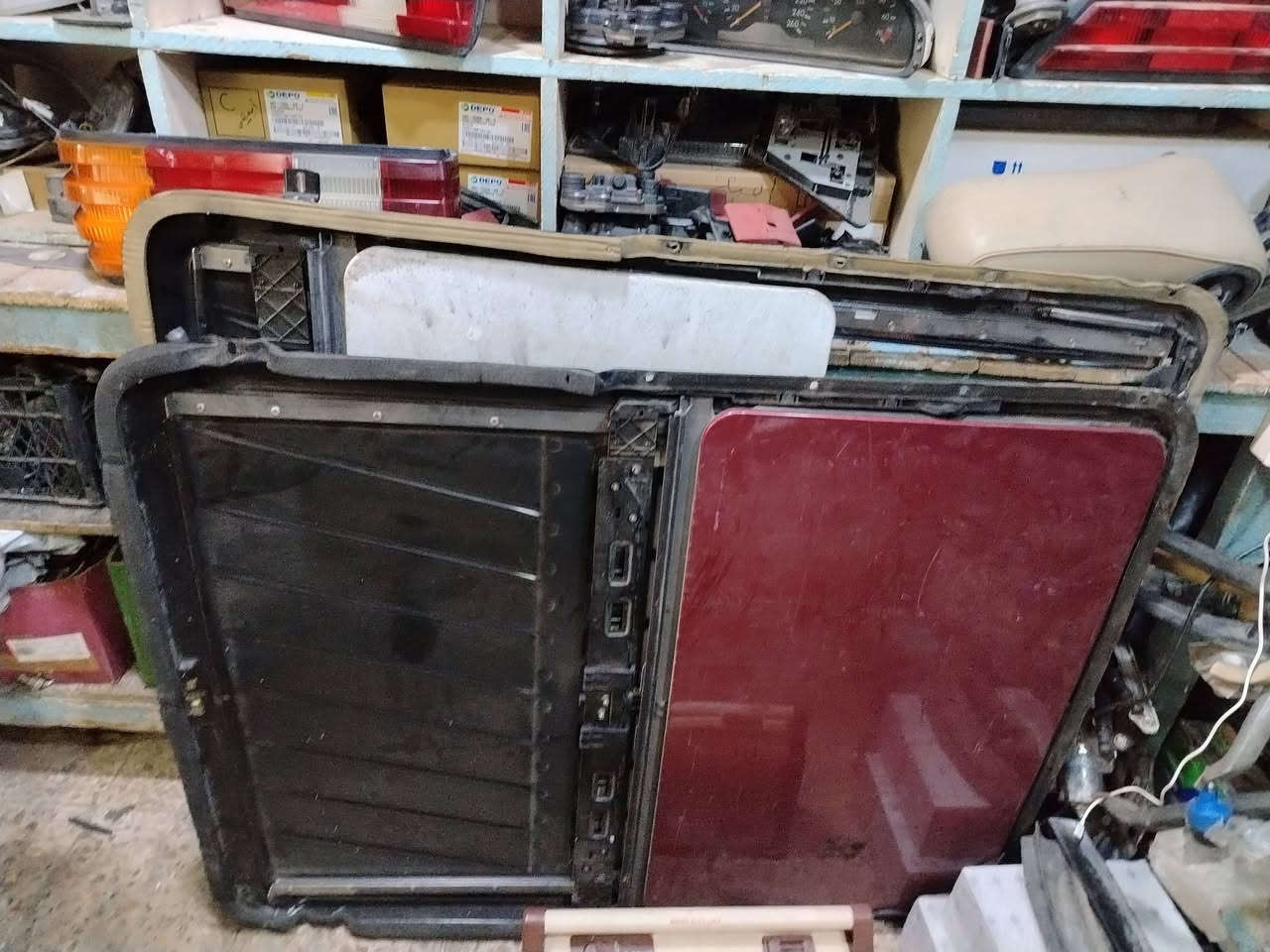 حكمت النعماني
الشيخ عمر شارع الثالث
مجمع بغداد ***********
